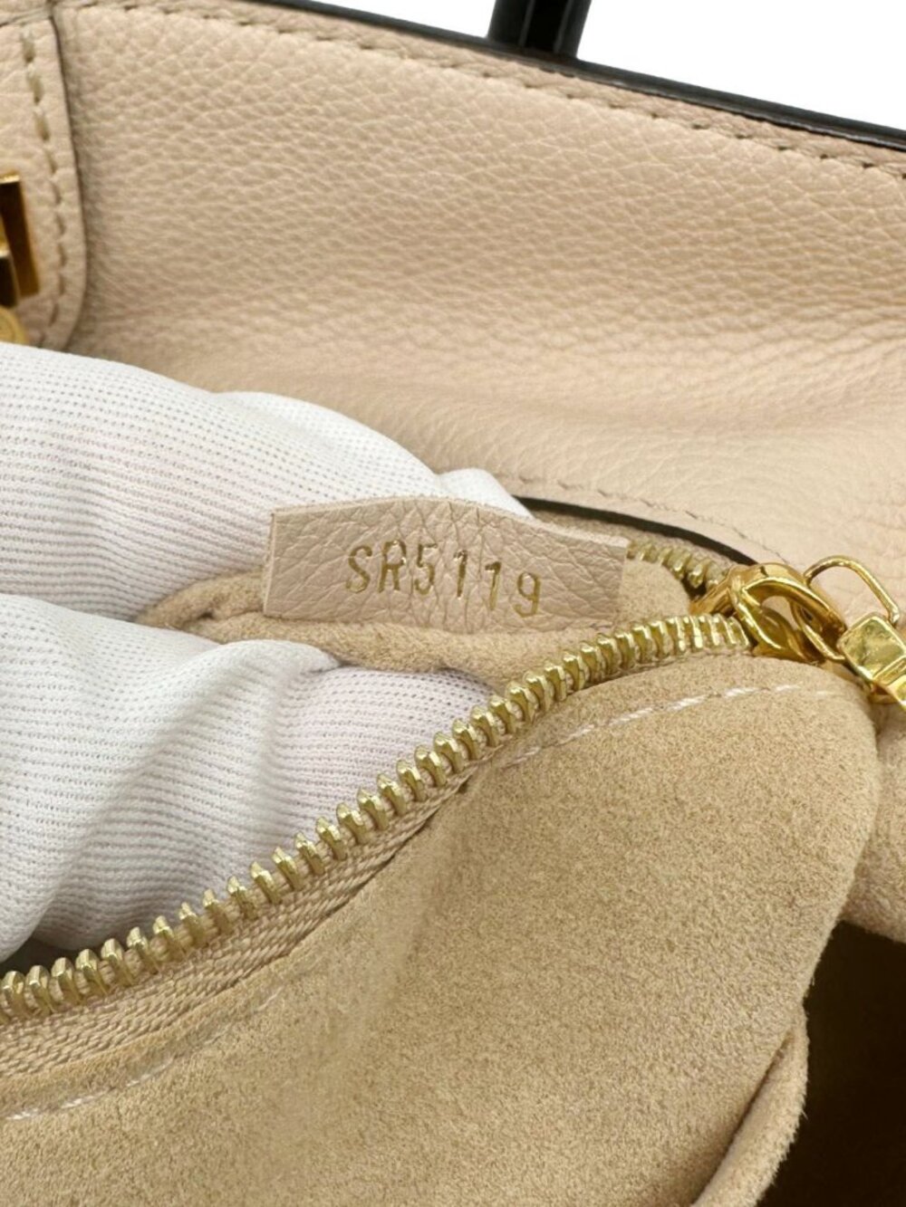 Louis Vuitton  On My Side MM Monogram Canvas Satchel Bag Cream - Picture 12 of 13